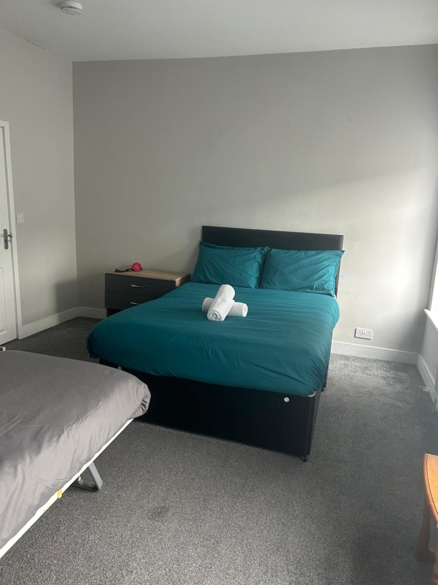 Brunswick Place 1 Bed and Breakfast Stoke-on-Trent Exteriör bild